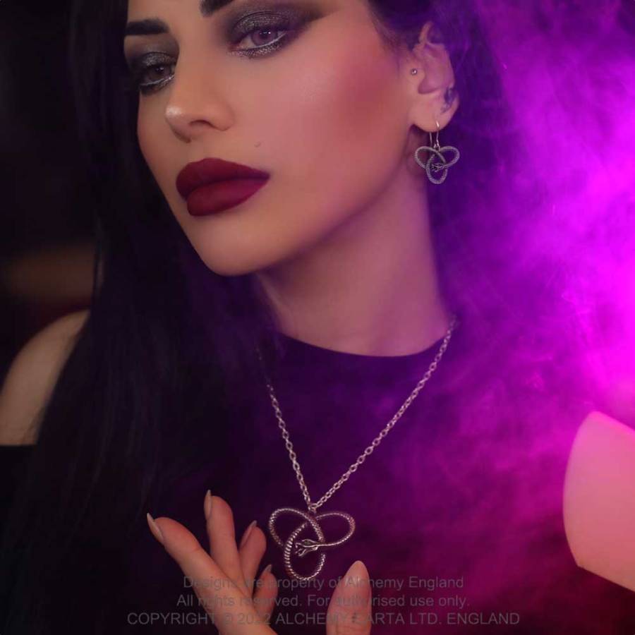 EVE'S TRIQUETRA (P929) Necklace