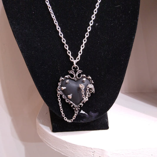 WITCH HEART Pendant (P855)